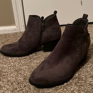 Women’s stone grey ankle boot, great condition